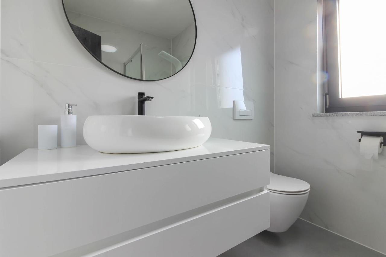 Vila Modern Maeni With Private Pool In